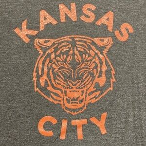 Kansas City Long Sleeve Tee With Tiger Graphic Unisex Medium 22”Wx28”L *1442
